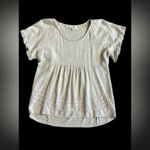 Umgee Flutter Sleeve Blouse in Oatmeal.  Size Medium.